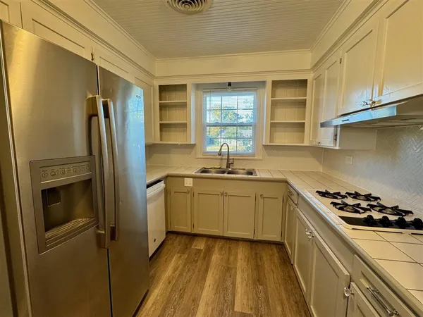 $2,000 | 1114 10th Street, Lake Charles, LA 70601