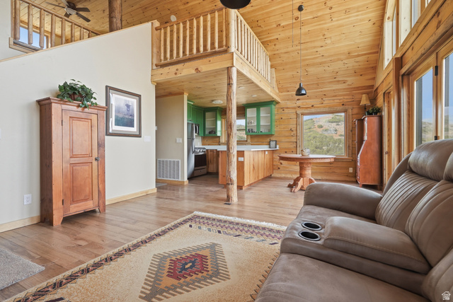 20 Q Puma Road Fairview, UT 84629 - Photo 2 of 27 Living room