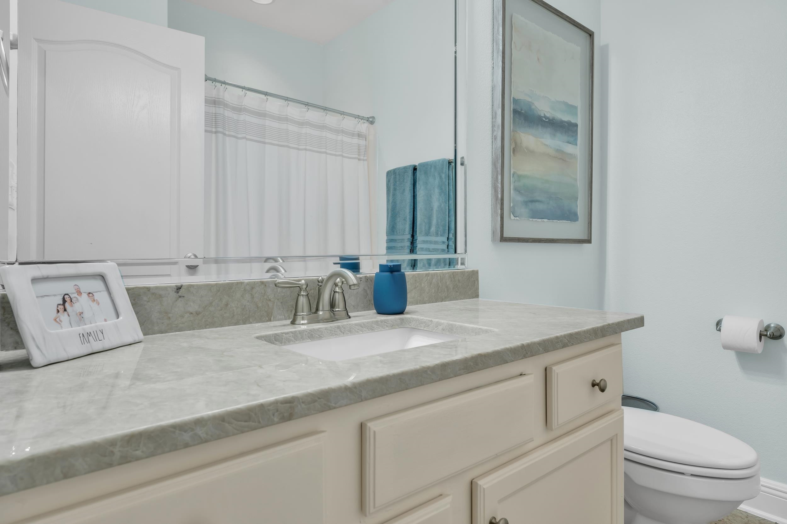 7109 Rocky Rd Loop Gulf Shores, AL 36542 - Photo 25 of 30 Bathroom