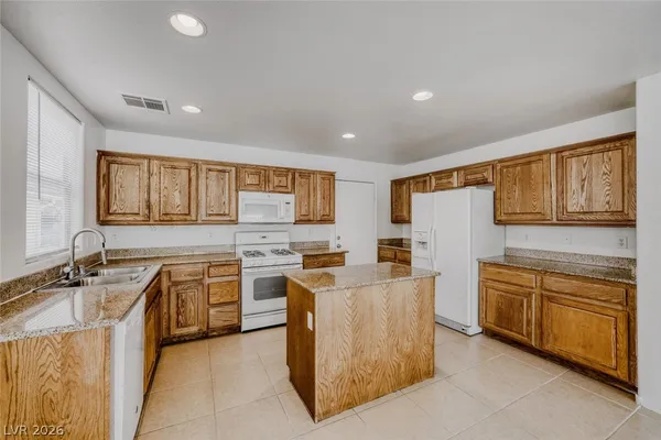 $2,075 | 2562 Begonia Valley Avenue, Henderson, NV 89074