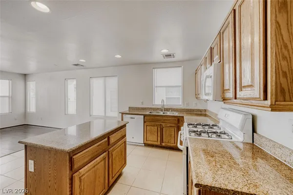 $2,075 | 2562 Begonia Valley Avenue, Henderson, NV 89074