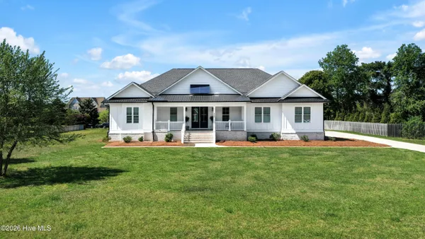 $1,020,000 | 450 Creekview Drive East, Hampstead, NC 28443