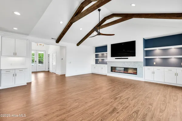 $1,020,000 | 450 Creekview Drive East, Hampstead, NC 28443
