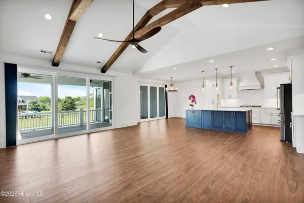 $1,020,000 | 450 Creekview Drive East, Hampstead, NC 28443