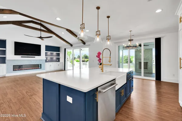 $1,020,000 | 450 Creekview Drive East, Hampstead, NC 28443