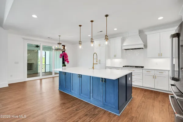 $1,020,000 | 450 Creekview Drive East, Hampstead, NC 28443