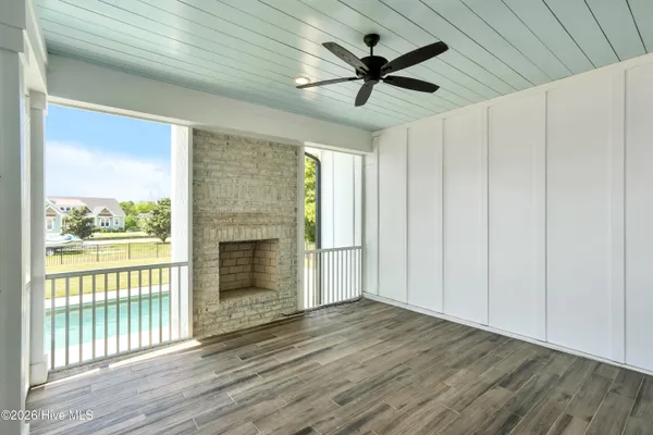 $1,020,000 | 450 Creekview Drive East, Hampstead, NC 28443