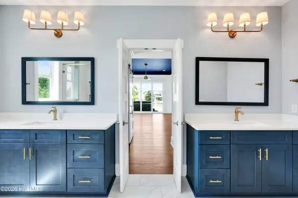 $1,020,000 | 450 Creekview Drive East, Hampstead, NC 28443