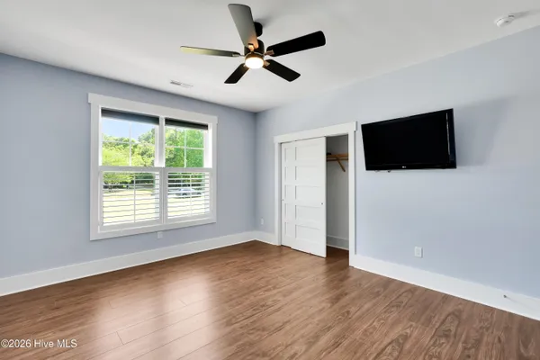 $1,020,000 | 450 Creekview Drive East, Hampstead, NC 28443