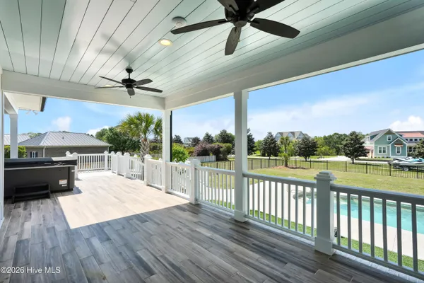 $1,020,000 | 450 Creekview Drive East, Hampstead, NC 28443