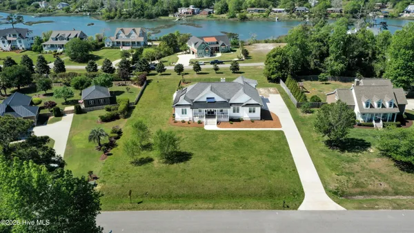 $1,020,000 | 450 Creekview Drive East, Hampstead, NC 28443
