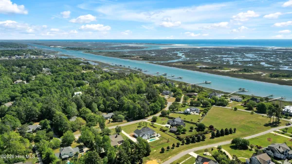 $1,020,000 | 450 Creekview Drive East, Hampstead, NC 28443