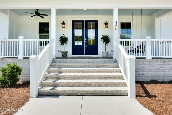 $1,020,000 | 450 Creekview Drive East, Hampstead, NC 28443