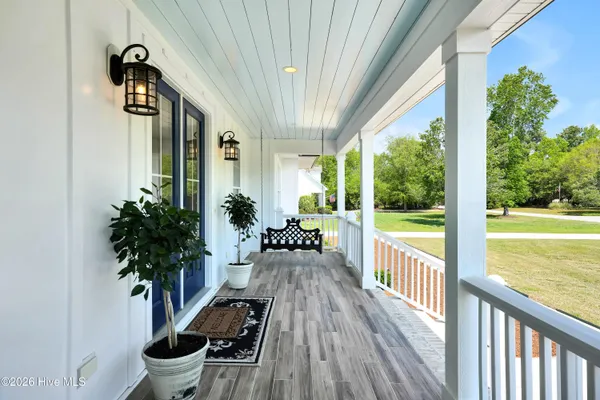 $1,020,000 | 450 Creekview Drive East, Hampstead, NC 28443
