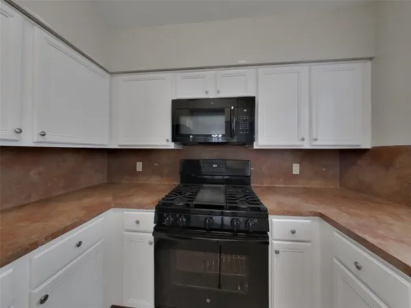 $1,589 | 6615 Laurel Glen Drive, Katy, TX 77449