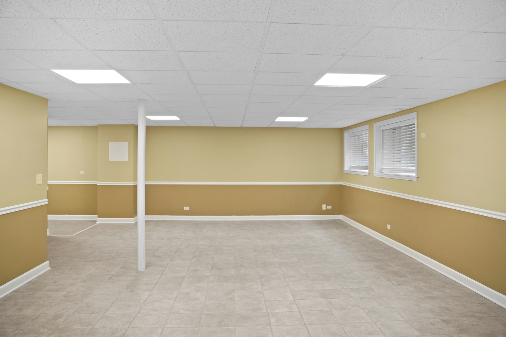 28798 Rivers Edge Drive Cary, IL 60013 - Photo 22 of 46 an empty room with a empty space