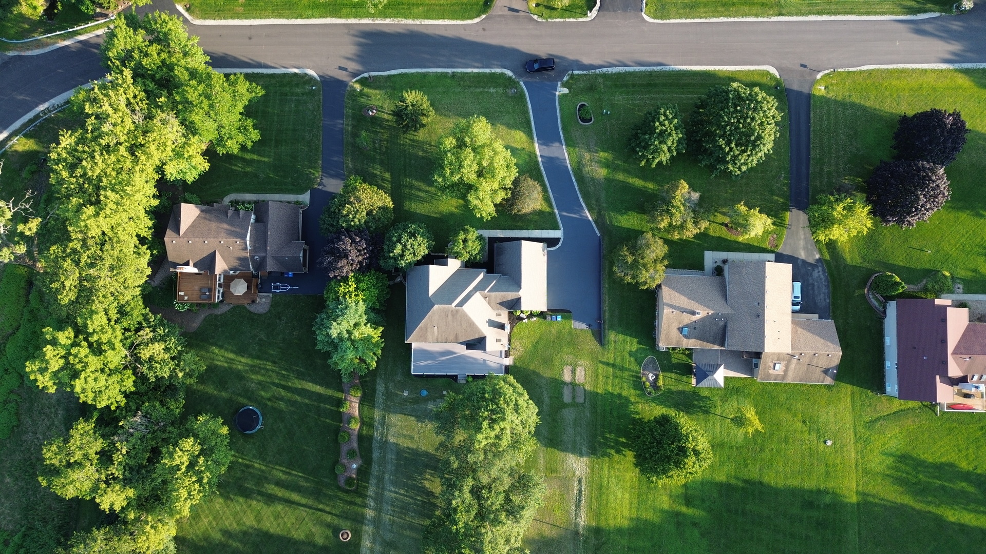 28798 Rivers Edge Drive Cary, IL 60013 - Photo 39 of 46 an aerial view of a house with a yard