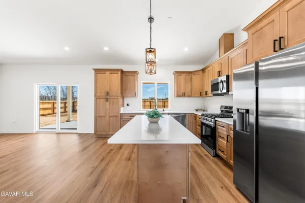 $419,999 | 21860 Bancroft Drive, California City, CA 93505