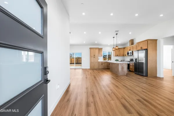 $419,999 | 21860 Bancroft Drive, California City, CA 93505