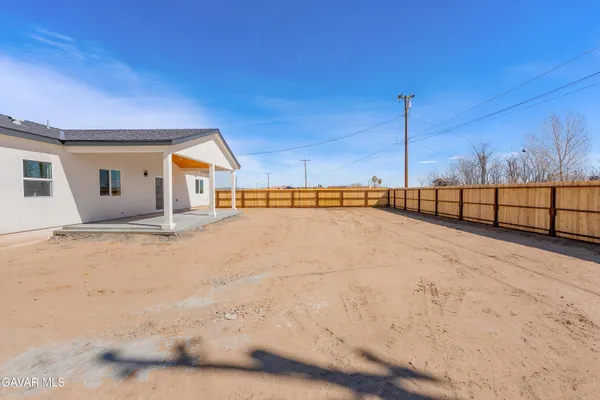 $419,999 | 21860 Bancroft Drive, California City, CA 93505