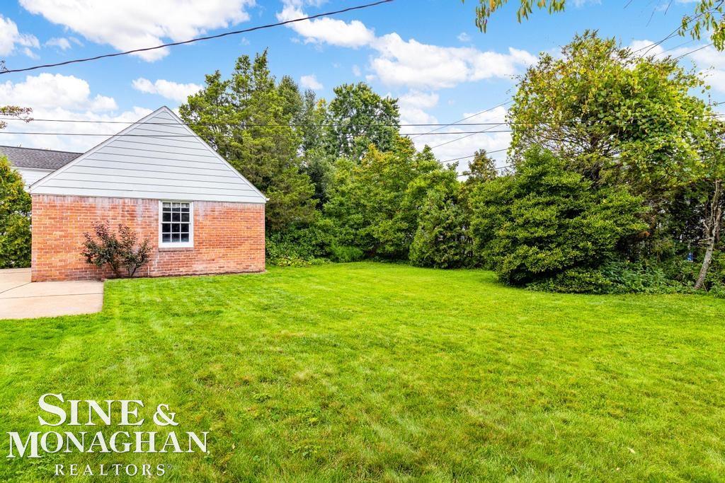 884 Hawthorne Road Grosse Pointe, MI 48236 - Photo 26 of 36 50121865-25.JPG