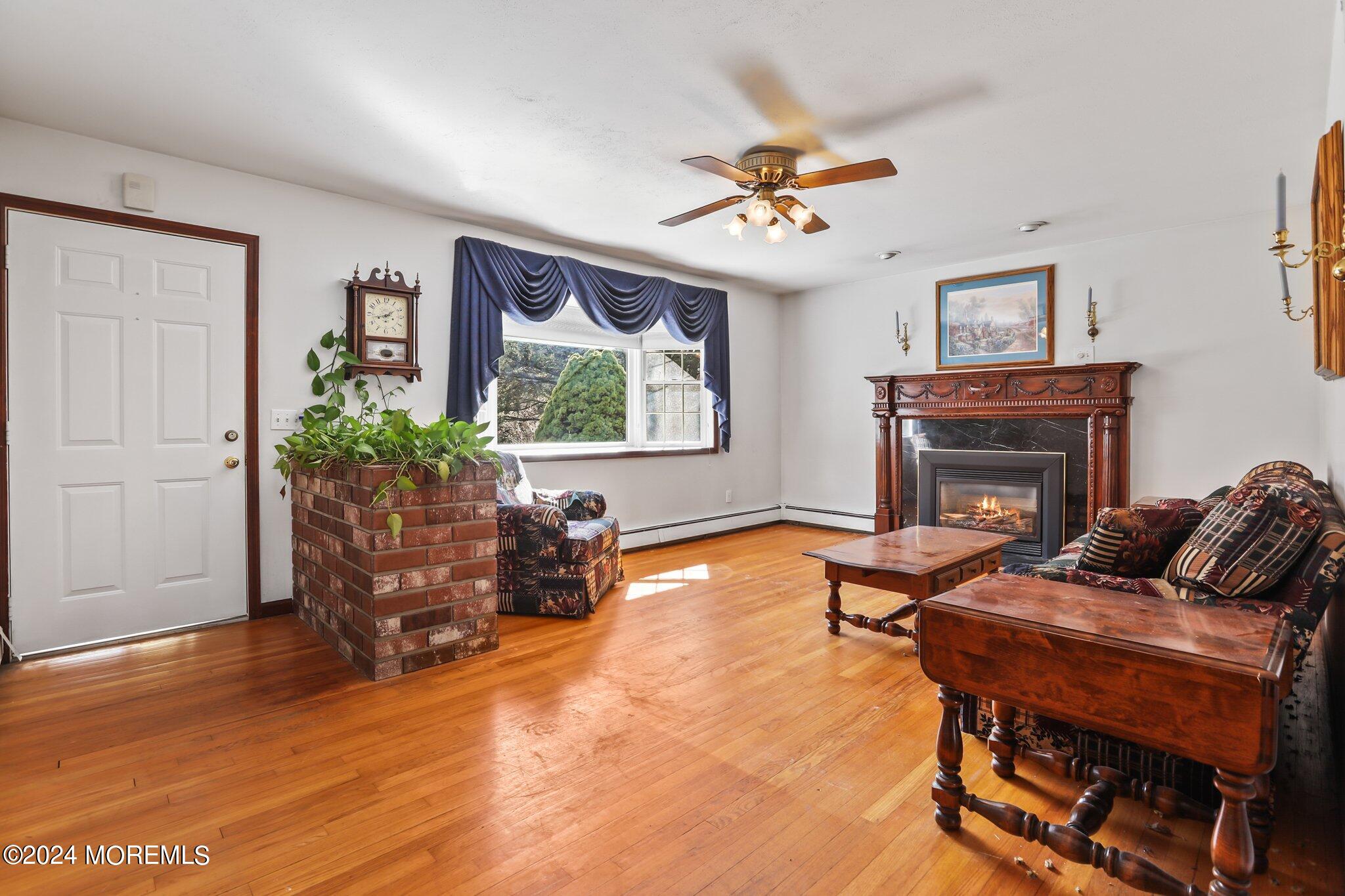 300 Middle Road Holmdel, NJ 07733 - Photo 19 of 49 Living Room