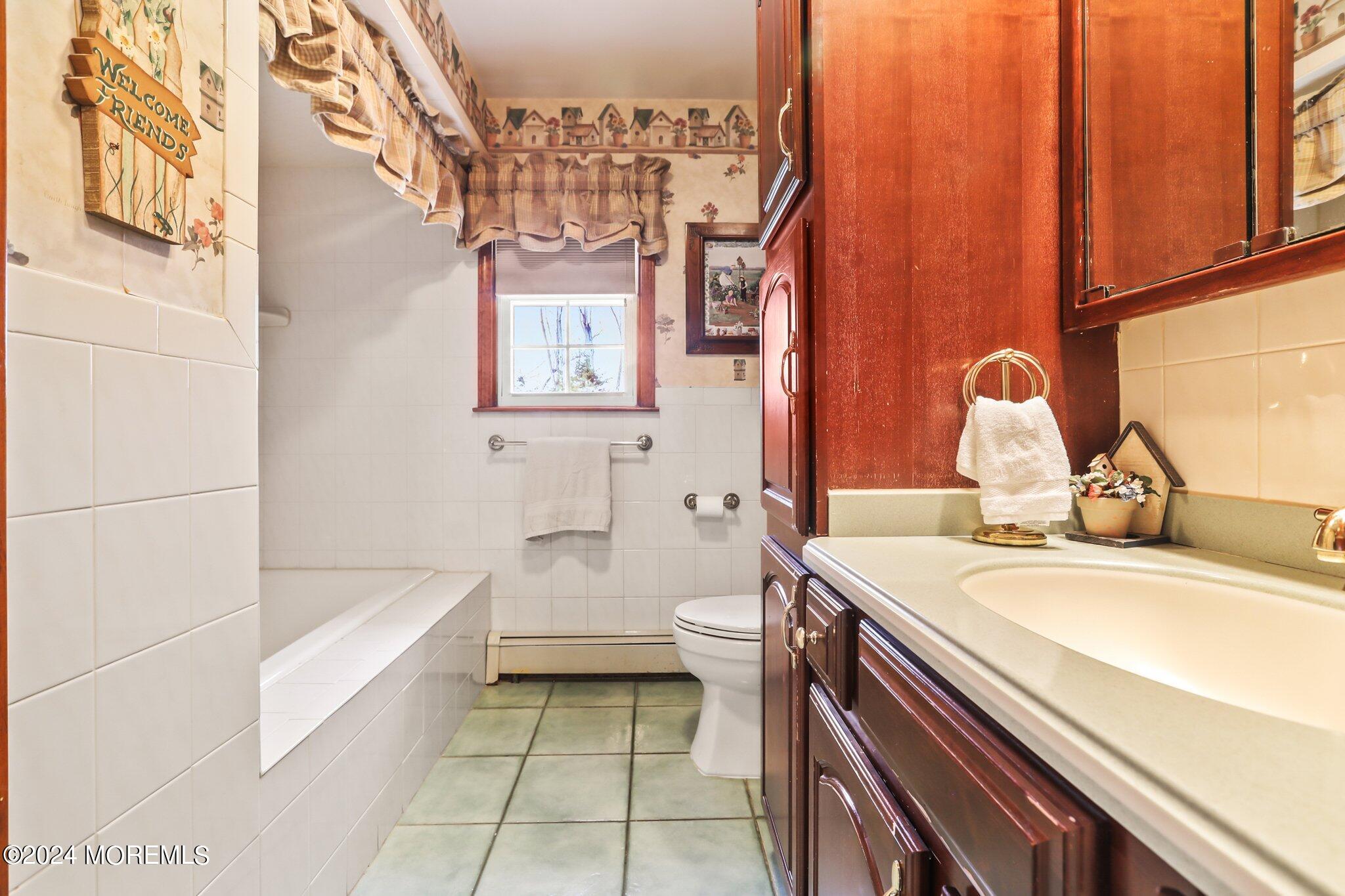300 Middle Road Holmdel, NJ 07733 - Photo 33 of 49 Common Bath
