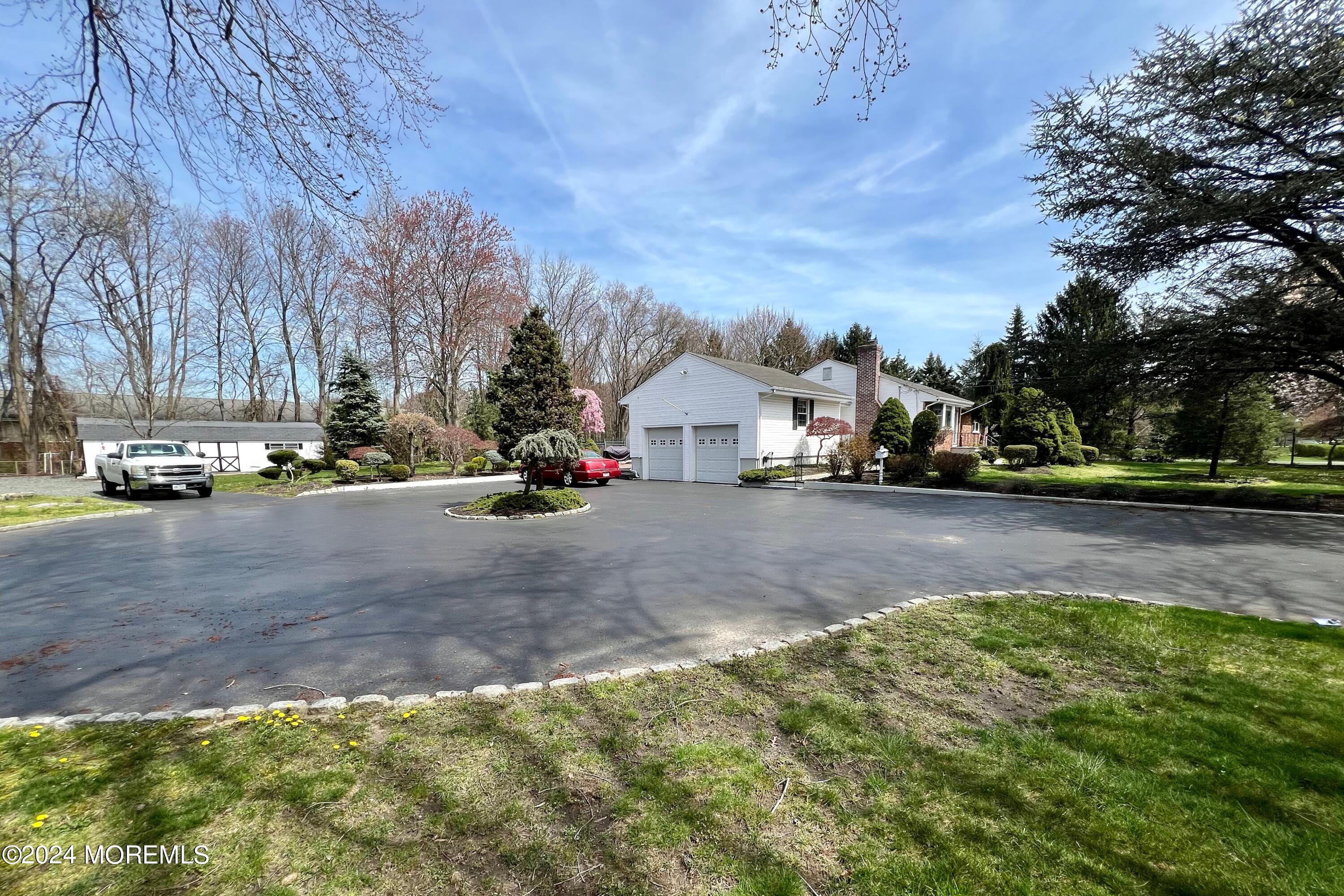 300 Middle Road Holmdel, NJ 07733 - Photo 8 of 49 2 car Garage