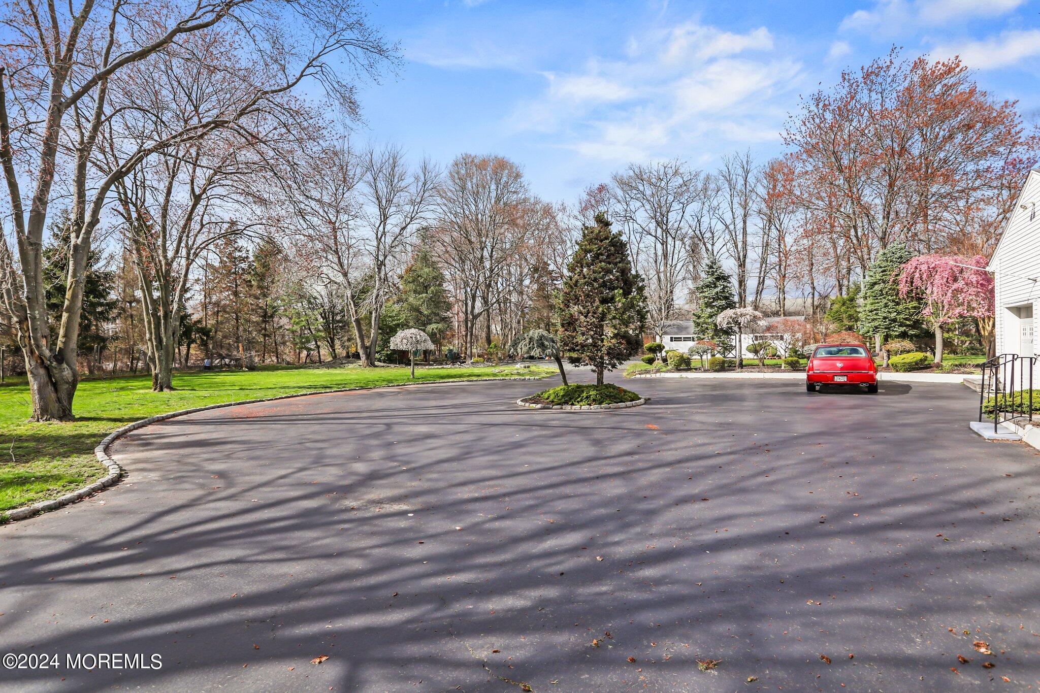 300 Middle Road Holmdel, NJ 07733 - Photo 9 of 49 Circular Driveway