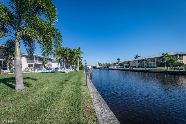 $190,500 | 834 Southeast 46th Street, Unit 1A, Cape Coral, FL 33904