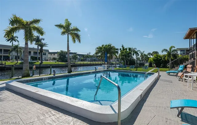 $190,500 | 834 Southeast 46th Street, Unit 1A, Cape Coral, FL 33904