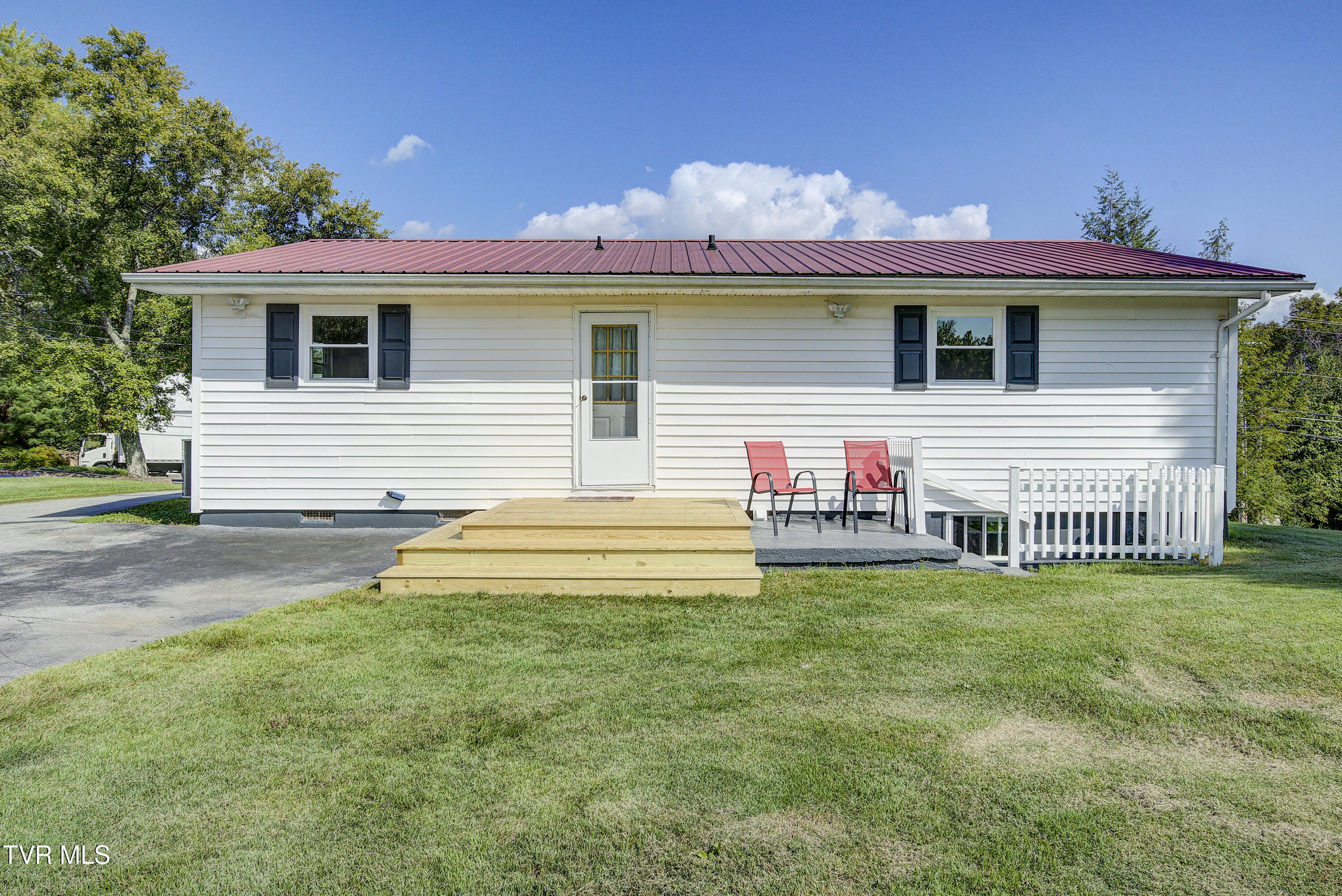 533 Oak Grove Road Gray, TN 37615 - Photo 2 of 55 OakGroveRd-31