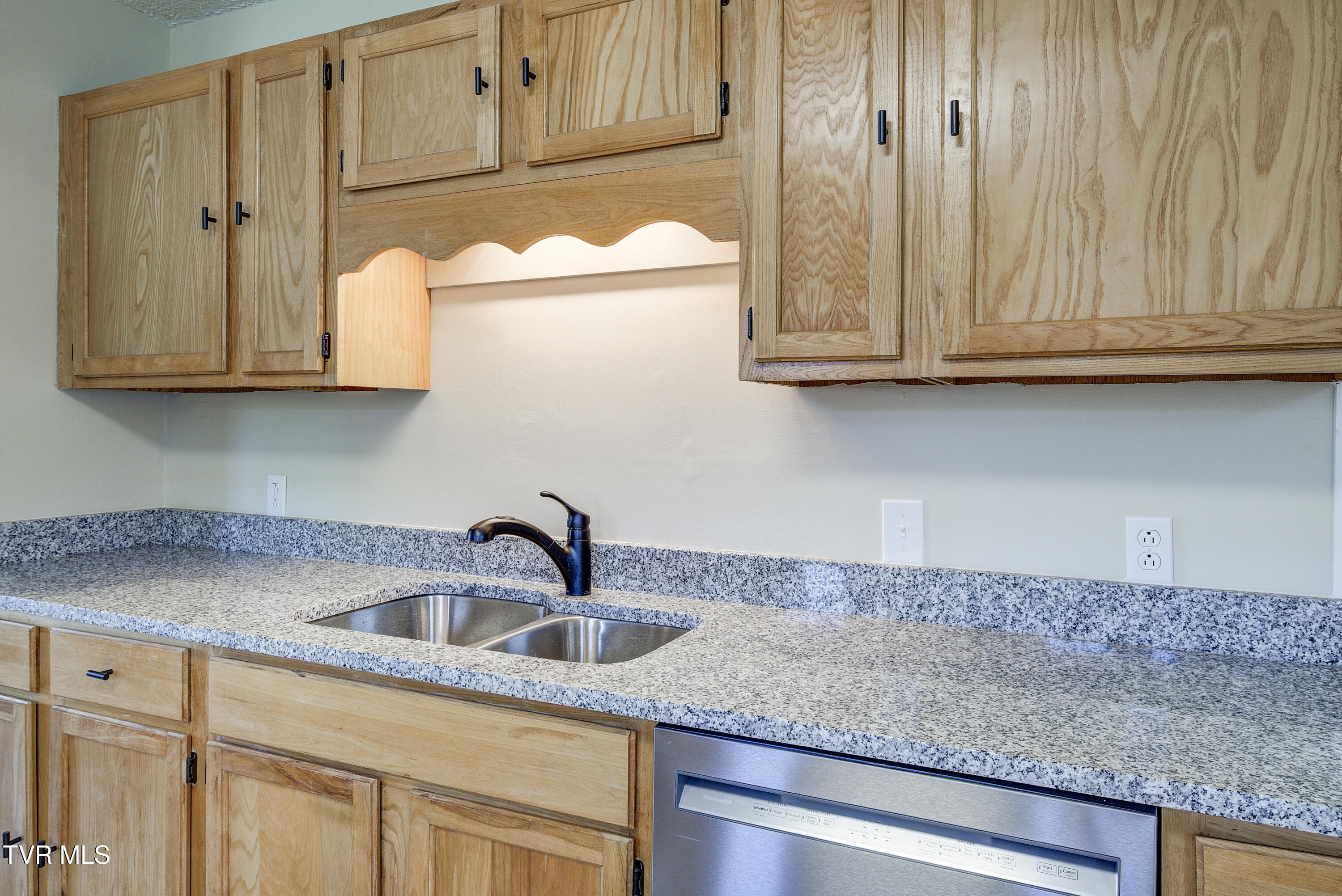 533 Oak Grove Road Gray, TN 37615 - Photo 7 of 55 OakGroveRd-8