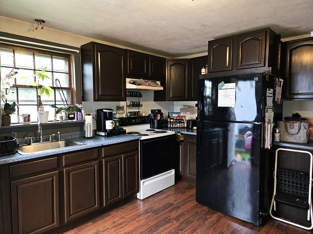 37 3rd Street, Unit A Webster, MA 01570 - Photo 3 of 18 Gallery Image 3