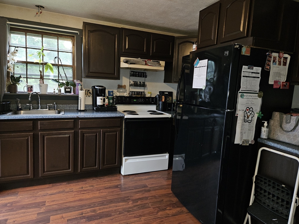 37 3rd Street, Unit A Webster, MA 01570 - Photo 5 of 18 Gallery Image 5