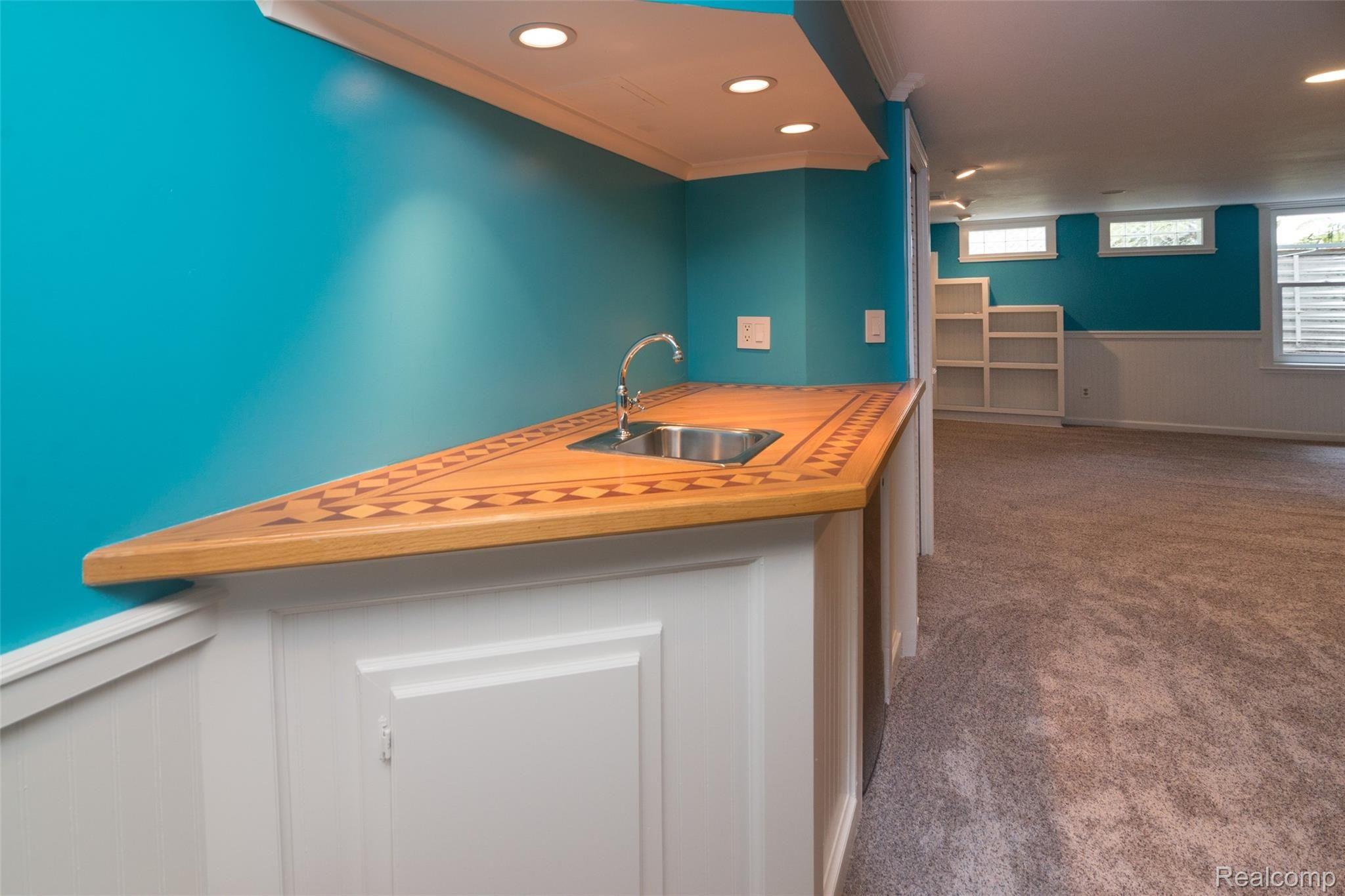 3250 Welch Road Walled Lake, MI 48390 - Photo 33 of 43 Custom Wet Bar w/Refrigerator & Recessed Lighting
