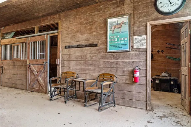 a bench sitting in front of a building