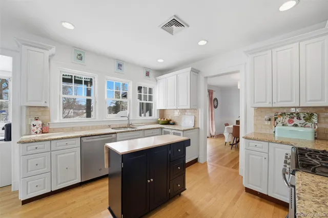 $880,000 | 122 Greenacres Avenue, White Plains, NY 10606