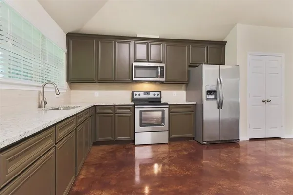 $1,575 | 5610 Highline Drive, Montgomery, TX 77316