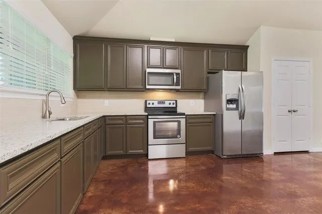 $1,550 | 5610 Highline Drive, Montgomery, TX 77316