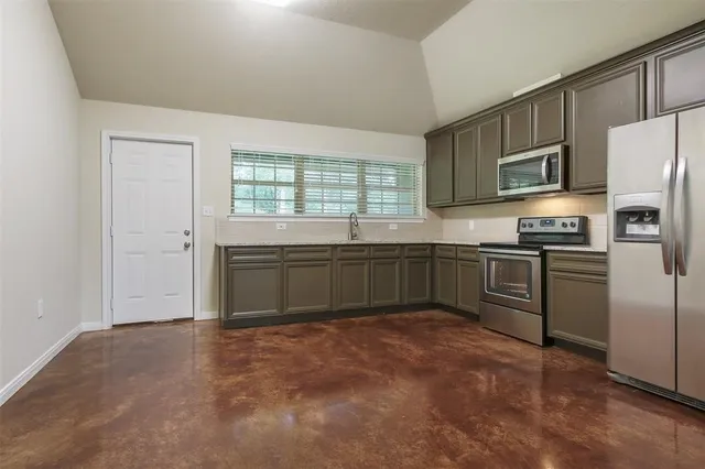 $1,550 | 5610 Highline Drive, Montgomery, TX 77316