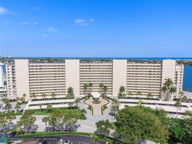 $445,000 | 136 Lakeshore Drive, Unit T10, North Palm Beach, FL 33408