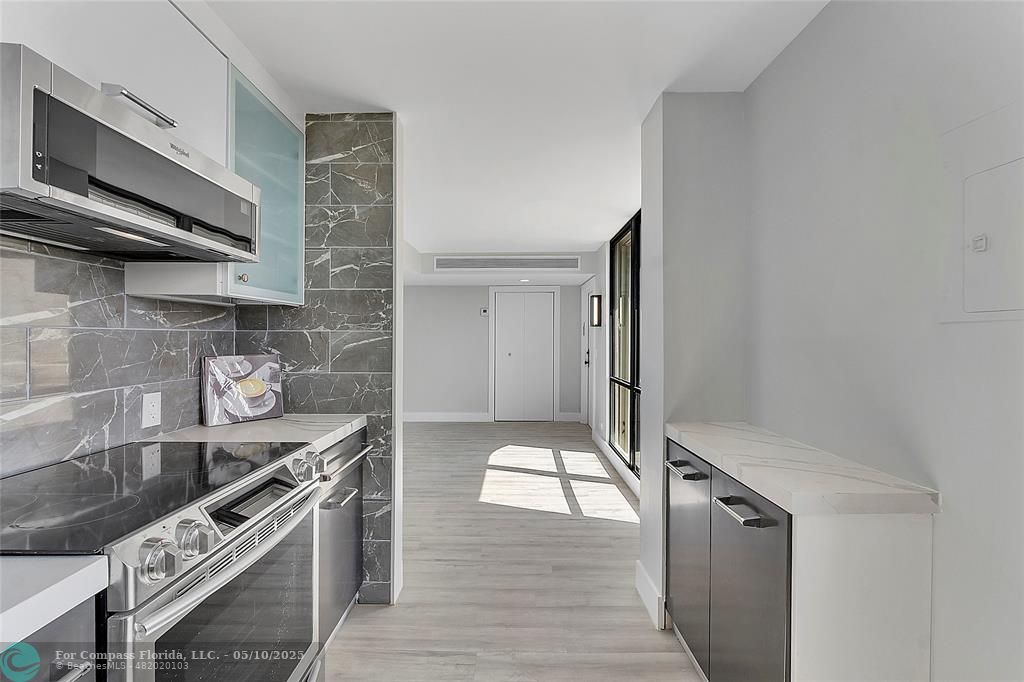 136 Lakeshore Drive, Unit T10 North Palm Beach, FL 33408 - Photo 15 of 37