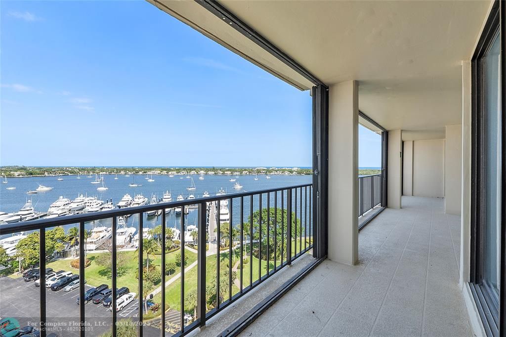 136 Lakeshore Drive, Unit T10 North Palm Beach, FL 33408 - Photo 27 of 37