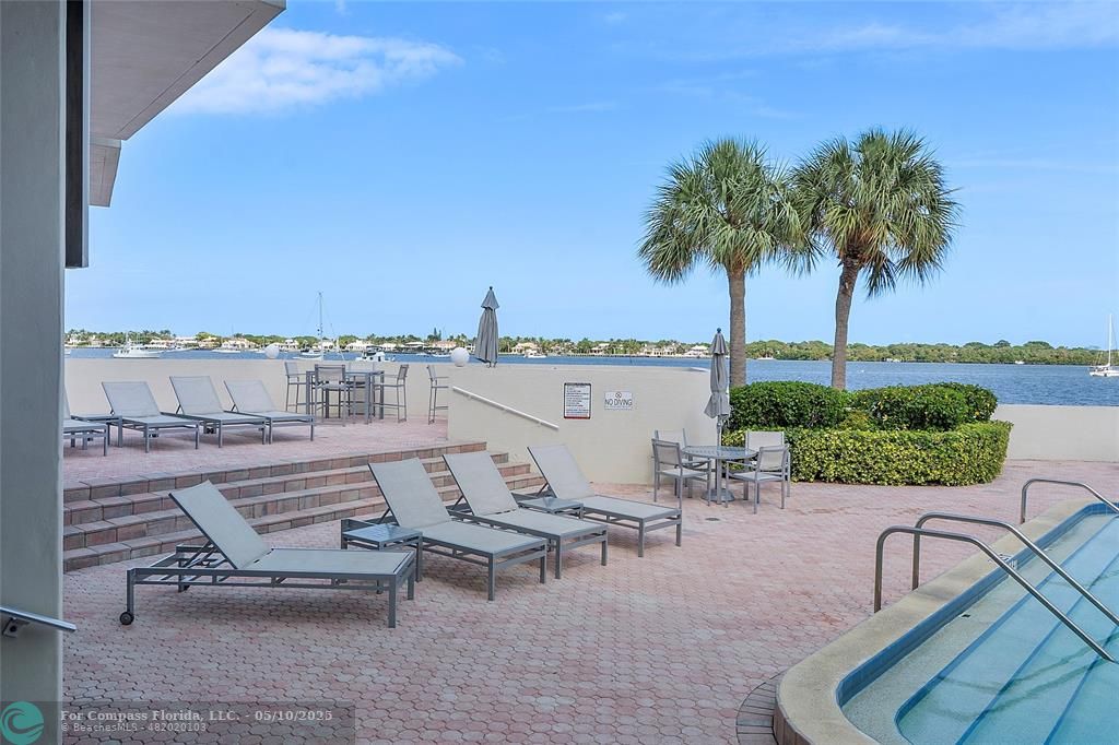 136 Lakeshore Drive, Unit T10 North Palm Beach, FL 33408 - Photo 34 of 37