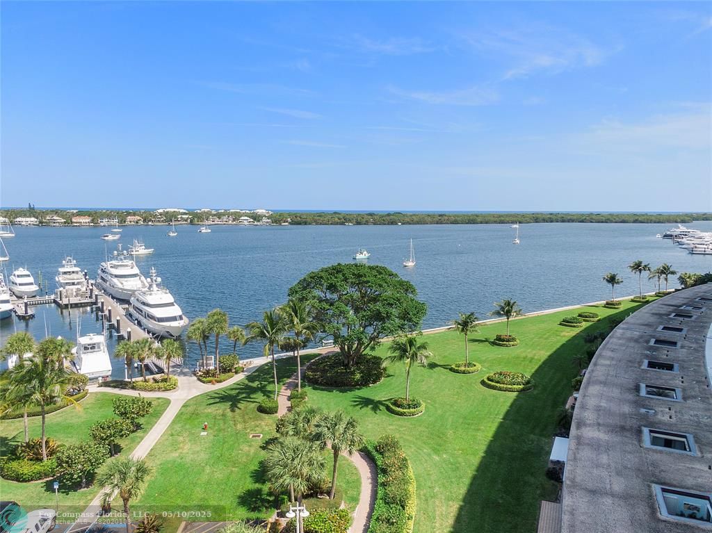 136 Lakeshore Drive, Unit T10 North Palm Beach, FL 33408 - Photo 6 of 37