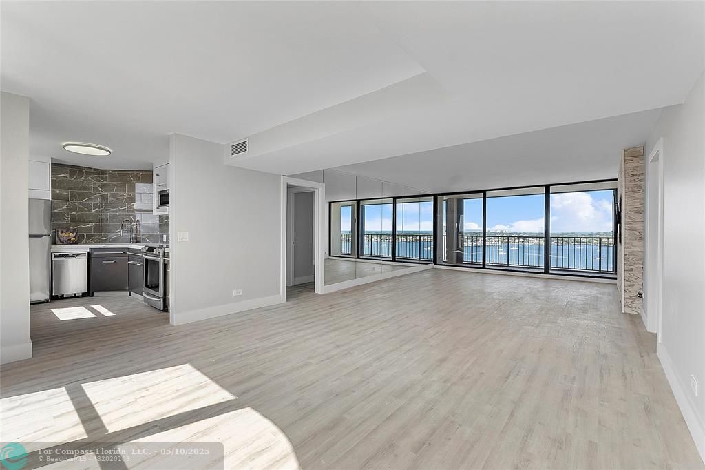 136 Lakeshore Drive, Unit T10 North Palm Beach, FL 33408 - Photo 9 of 37