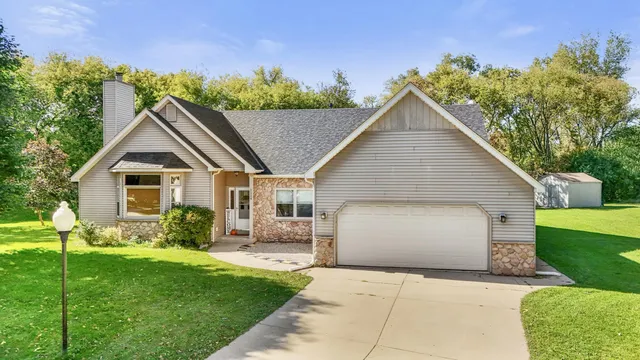 $525,000 | 1114 Heron Court, Mukwonago, WI 53149