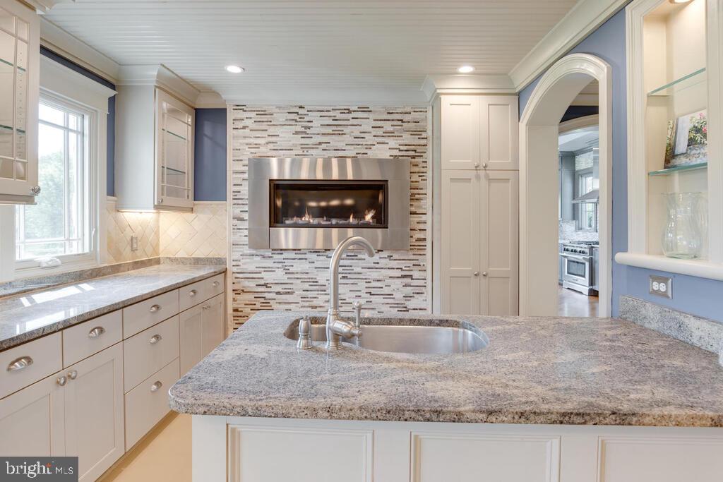 14498 Triadelphia Mill Road Dayton, MD 21036 - Photo 12 of 97 Secondary Kitchen