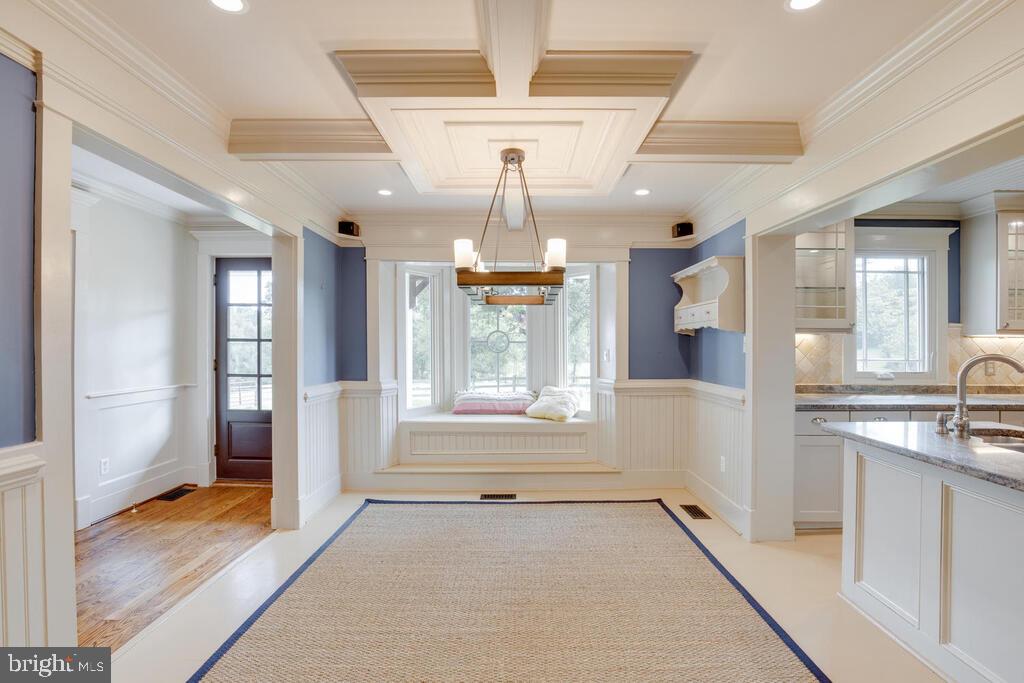 14498 Triadelphia Mill Road Dayton, MD 21036 - Photo 13 of 97 Secondary Kitchen eating area